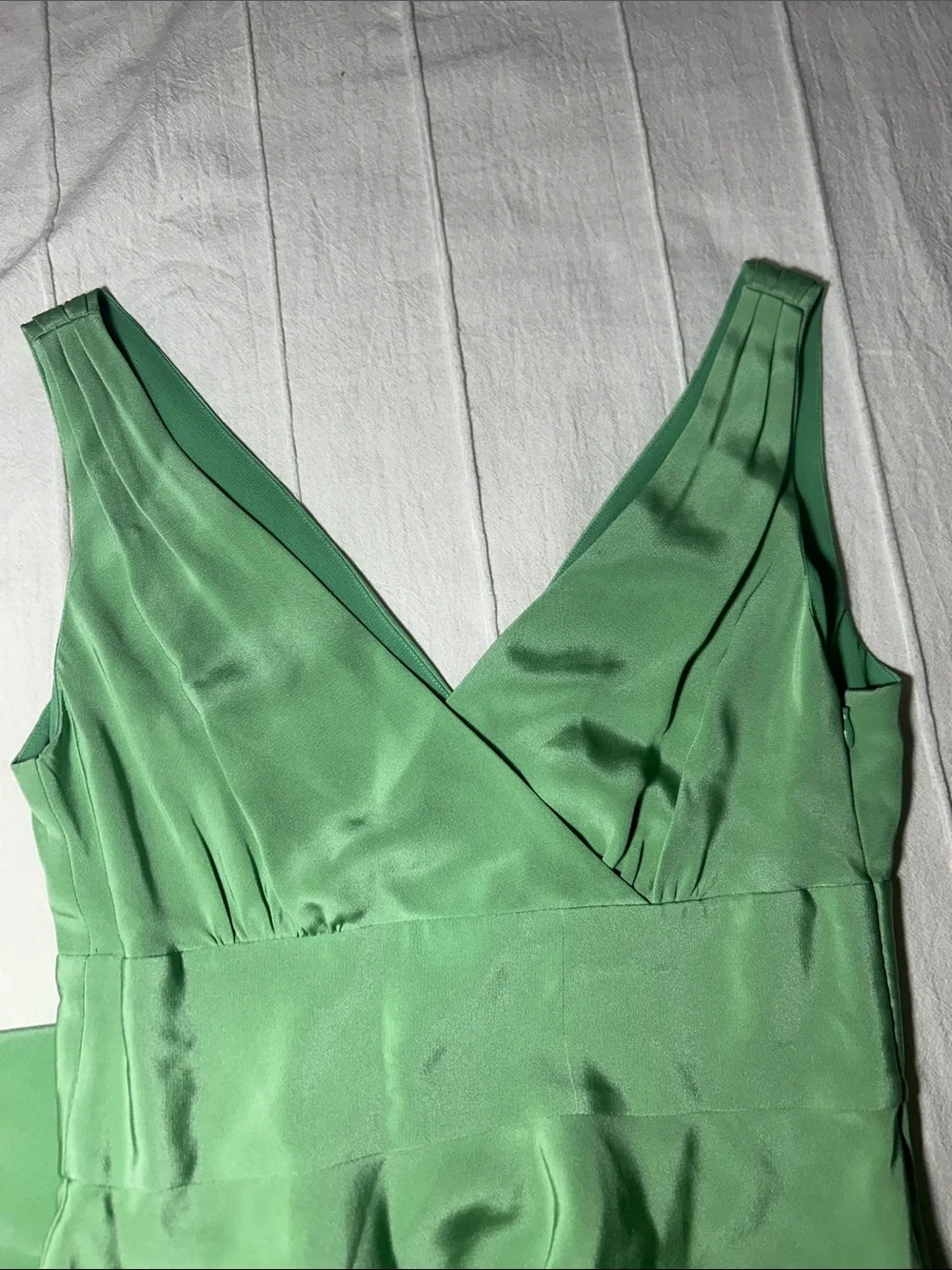 J.Crew Green 100% Silk Chiffon Sophia Midi Dress Pleated Waist V-Neck Size 6